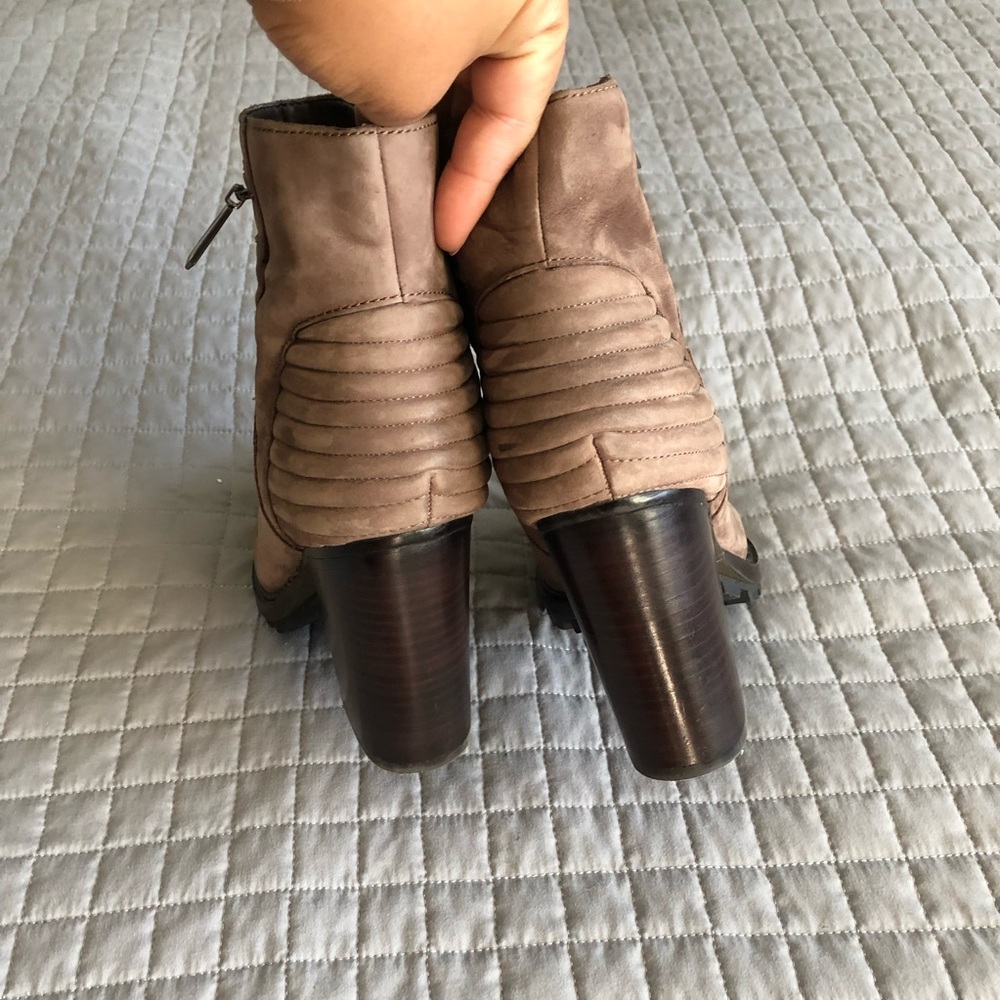 {Sam Edelman} Brown Zipper Booties - Picture 4 of 9
